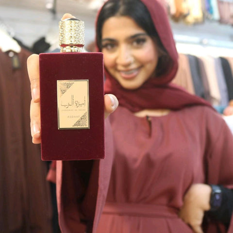 Ameerat Al Arab 100ml EDP by Asdaaf - Top Notes: Wood, Musk and Oud.  Heart Notes: Olibanum and Jasmine.  Base Notes: Lily, Amber and Woody